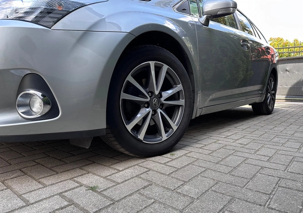 Toyota Avensis cena 43900 przebieg: 168000, rok produkcji 2013 z Limanowa małe 631